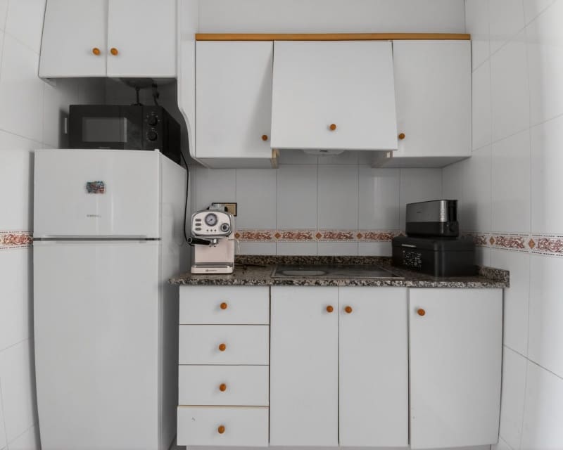 2 makuuhuone Huoneisto myytävänä paikassa Torrevieja mukana uima-altaan - 135 000 € (Ref: 9640921)