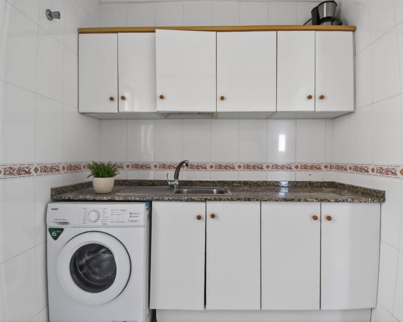 2 makuuhuone Huoneisto myytävänä paikassa Torrevieja mukana uima-altaan - 135 000 € (Ref: 9640921)