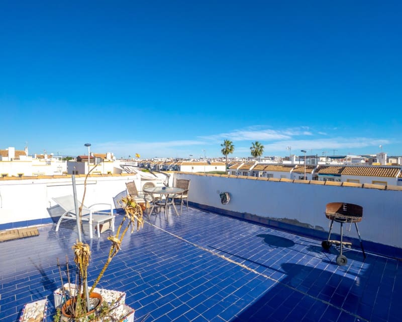 2 makuuhuone Huoneisto myytävänä paikassa Torrevieja mukana uima-altaan - 135 000 € (Ref: 9640921)