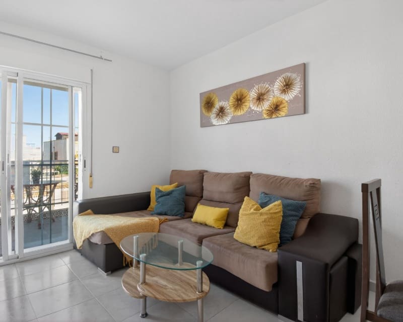 2 makuuhuone Huoneisto myytävänä paikassa Torrevieja mukana uima-altaan - 135 000 € (Ref: 9640921)