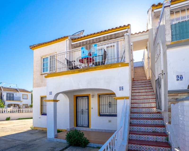 2 makuuhuone Huoneisto myytävänä paikassa Torrevieja mukana uima-altaan - 135 000 € (Ref: 9640921)