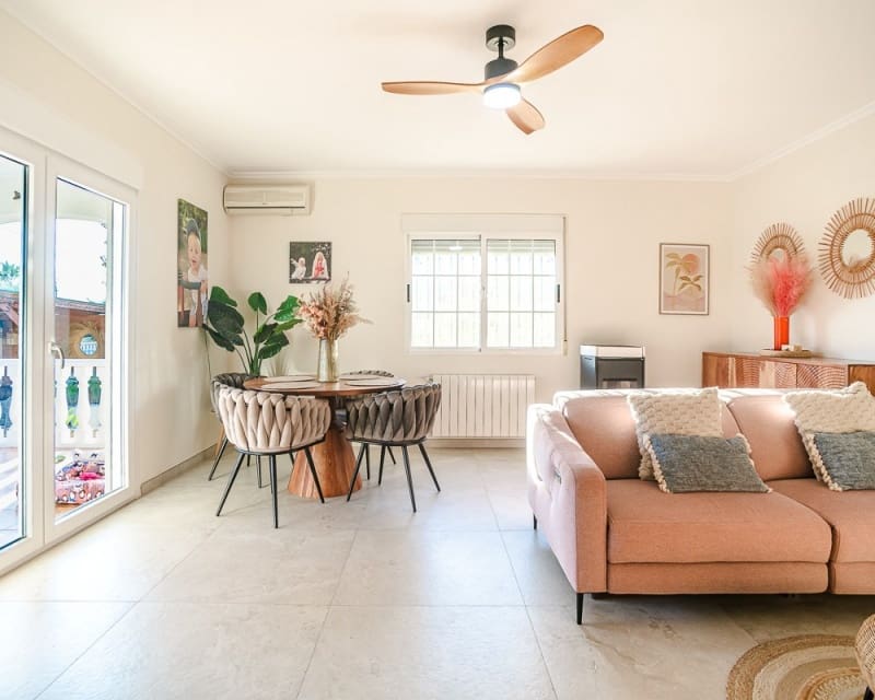 3 makuuhuone Huvila myytävänä paikassa Catral mukana uima-altaan - 429 500 € (Ref: 9640923)