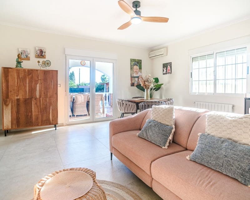 3 makuuhuone Huvila myytävänä paikassa Catral mukana uima-altaan - 429 500 € (Ref: 9640923)