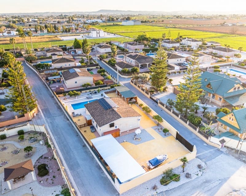 3 makuuhuone Huvila myytävänä paikassa Catral mukana uima-altaan - 429 500 € (Ref: 9640923)