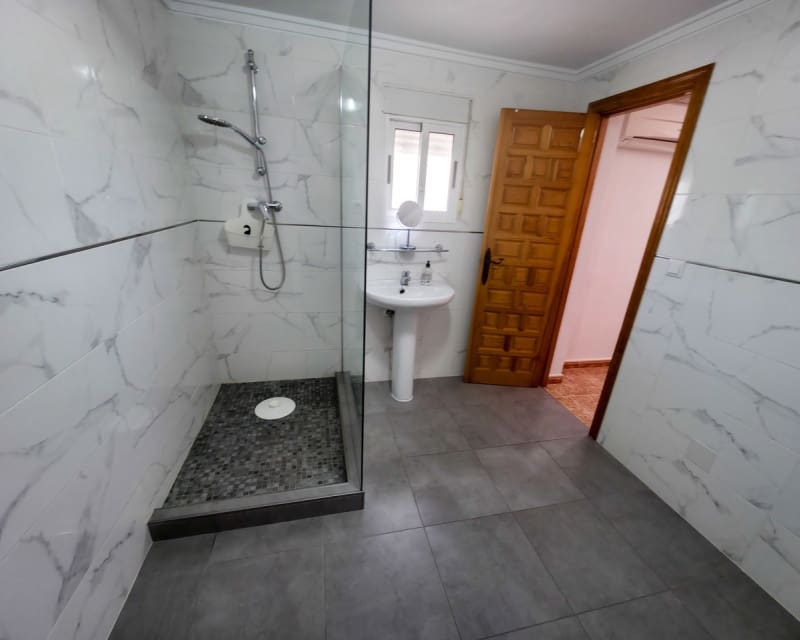 4 makuuhuone Huvila myytävänä paikassa San Luis mukana uima-altaan - 449 950 € (Ref: 9640924)