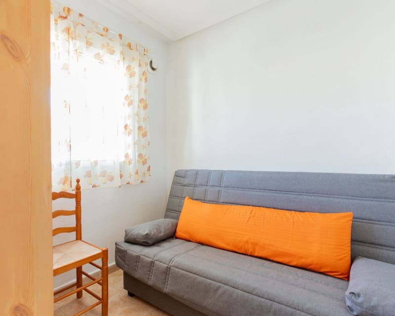 2 quarto Apartamento para venda em Torrevieja com piscina - 137 000 € (Ref: 9640925)