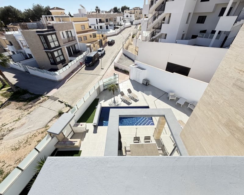 4 sypialnia Willa na sprzedaż w Villamartin z basenem - 595 000 € (Ref: 9640928)