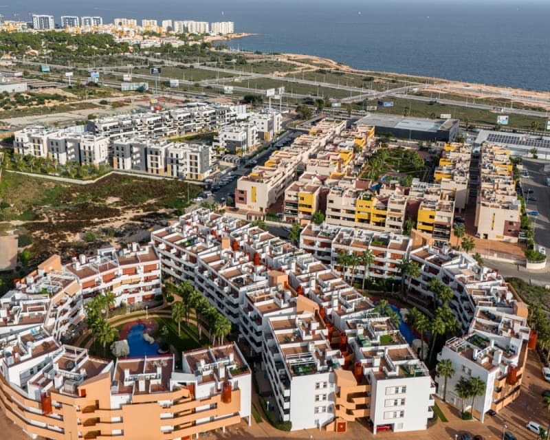 3 makuuhuone Huoneisto myytävänä paikassa Playa Flamenca mukana uima-altaan - 289 000 € (Ref: 9640929)