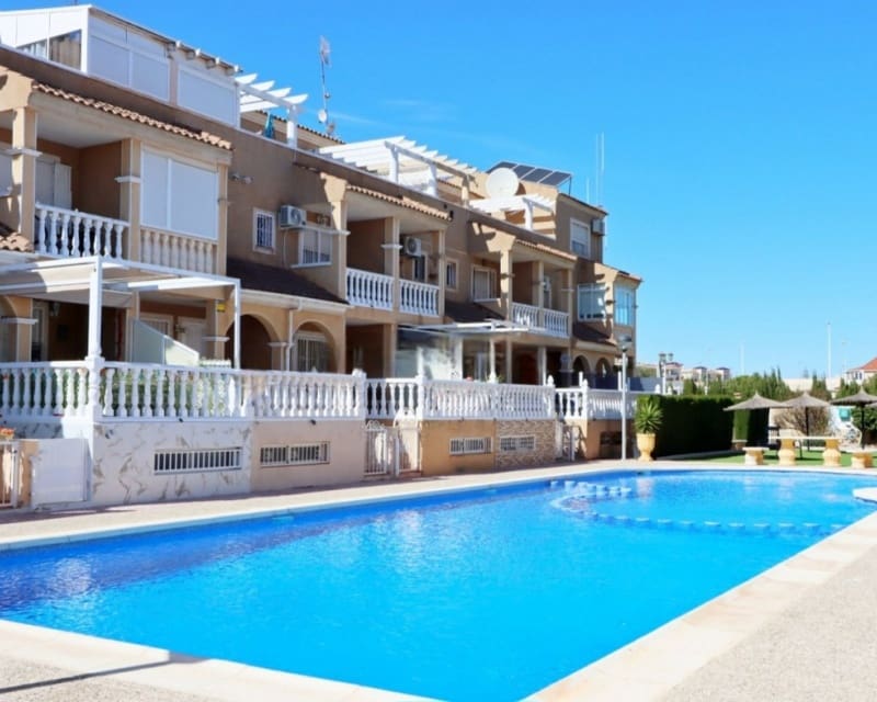 3 quarto Casa em Banda para venda em Playa Flamenca com piscina - 248 000 € (Ref: 9640932)