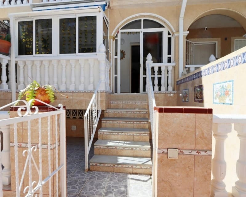 3 quarto Casa em Banda para venda em Playa Flamenca com piscina - 248 000 € (Ref: 9640932)