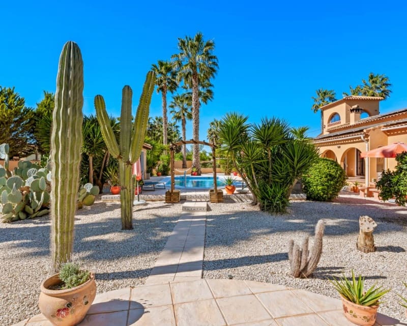 Finca/Casa Rural de 3 habitaciones en Rafal en venta con piscina - 650.000 € (Ref: 9650615)