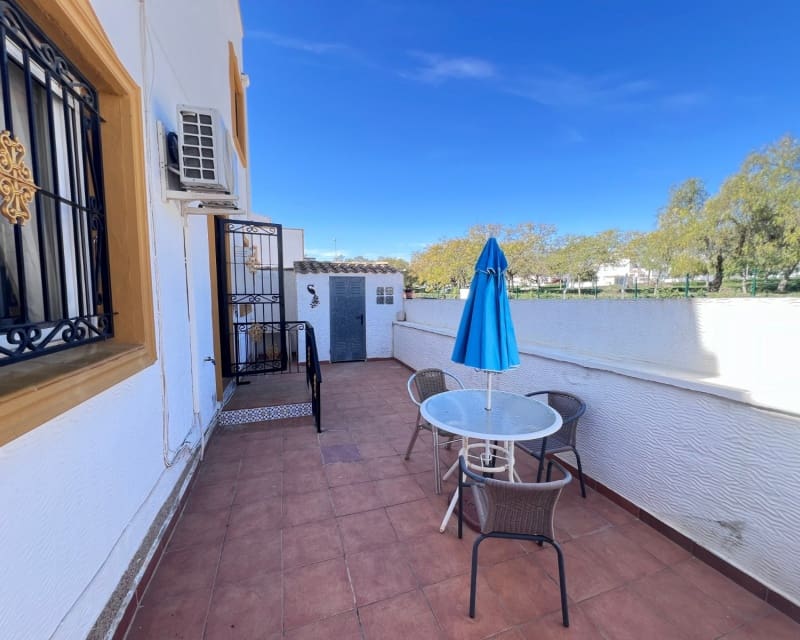 3 bedroom Villa for sale in Los Montesinos with pool - € 189,000 (Ref: 9650616)