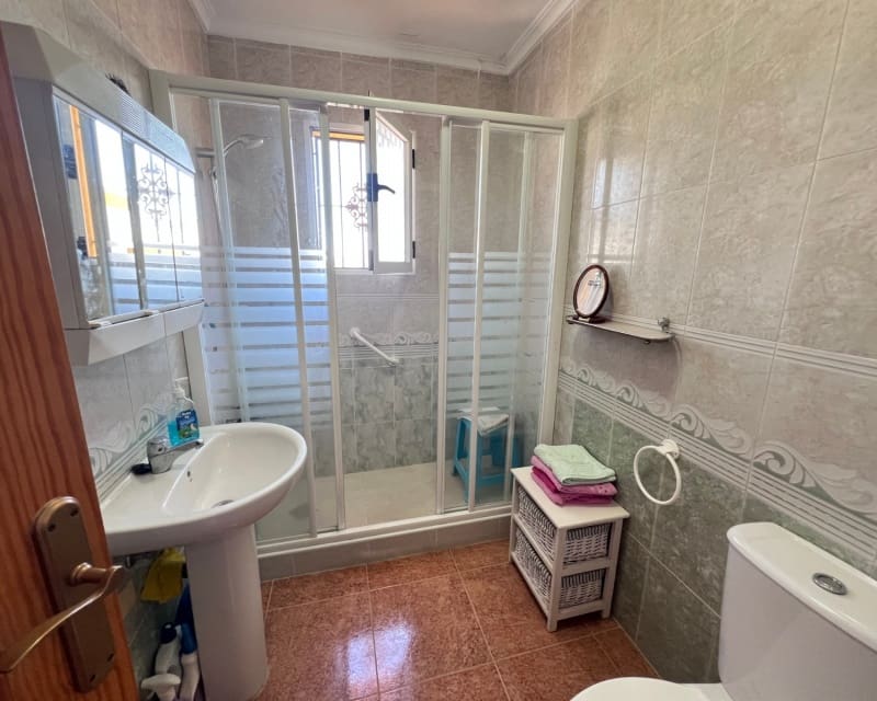 3 bedroom Villa for sale in Los Montesinos with pool - € 189,000 (Ref: 9650616)