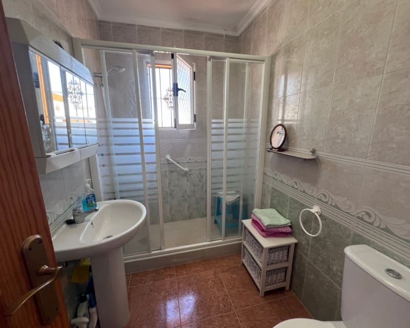 3 bedroom Villa for sale in Los Montesinos with pool - € 189,000 (Ref: 9650616)