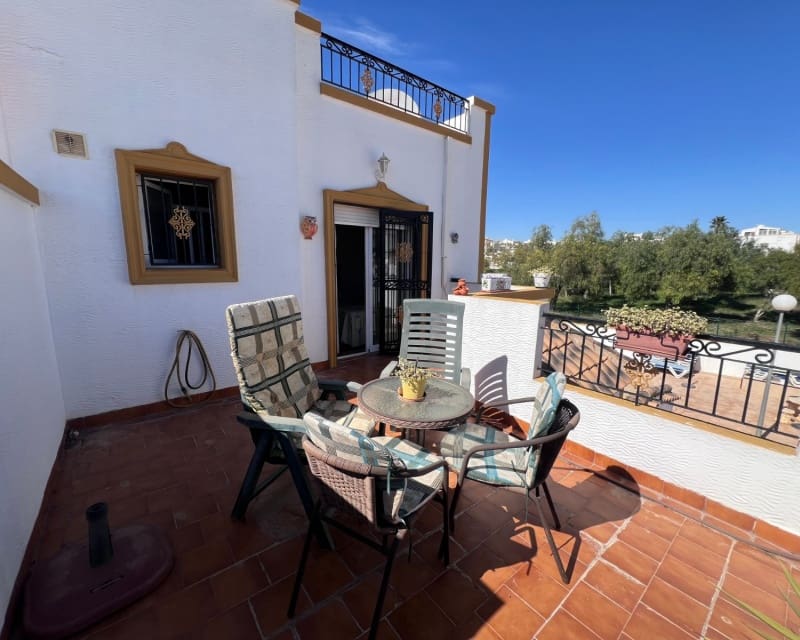 3 bedroom Villa for sale in Los Montesinos with pool - € 189,000 (Ref: 9650616)