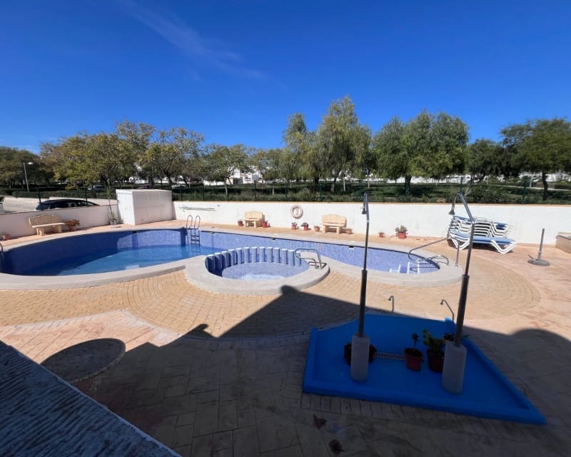 3 bedroom Villa for sale in Los Montesinos with pool - € 189,000 (Ref: 9650616)
