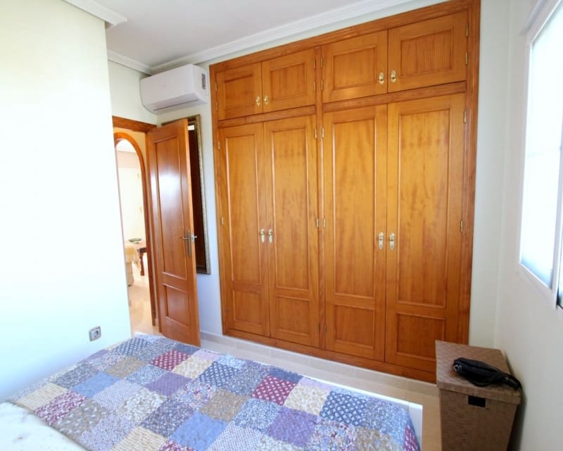 2 makuuhuone Huoneisto myytävänä paikassa Cabo Roig mukana uima-altaan - 149 000 € (Ref: 9650617)