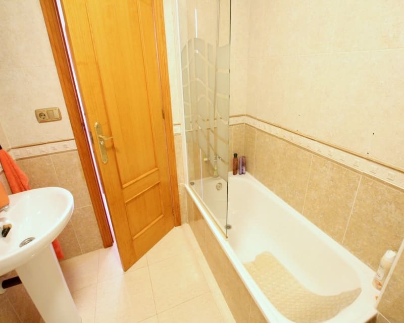 2 makuuhuone Huoneisto myytävänä paikassa Cabo Roig mukana uima-altaan - 149 000 € (Ref: 9650617)