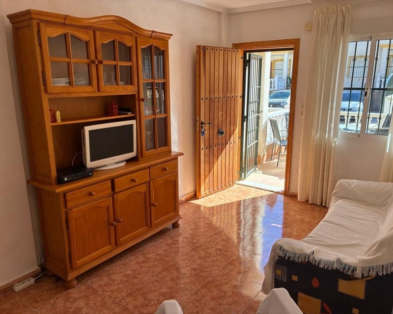 2 bedroom Apartment for sale in Algorfa with pool - € 119,500 (Ref: 9653134)