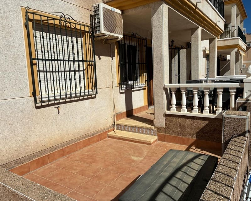 2 bedroom Apartment for sale in Algorfa with pool - € 119,500 (Ref: 9653134)