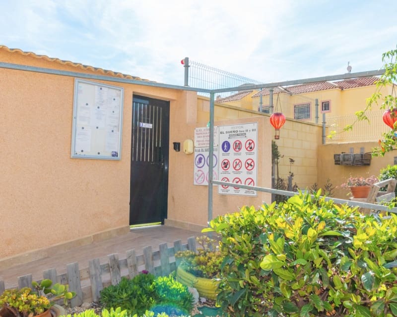 1 sypialnia Apartament na sprzedaż w El Chaparral z basenem - 109 000 € (Ref: 9653140)