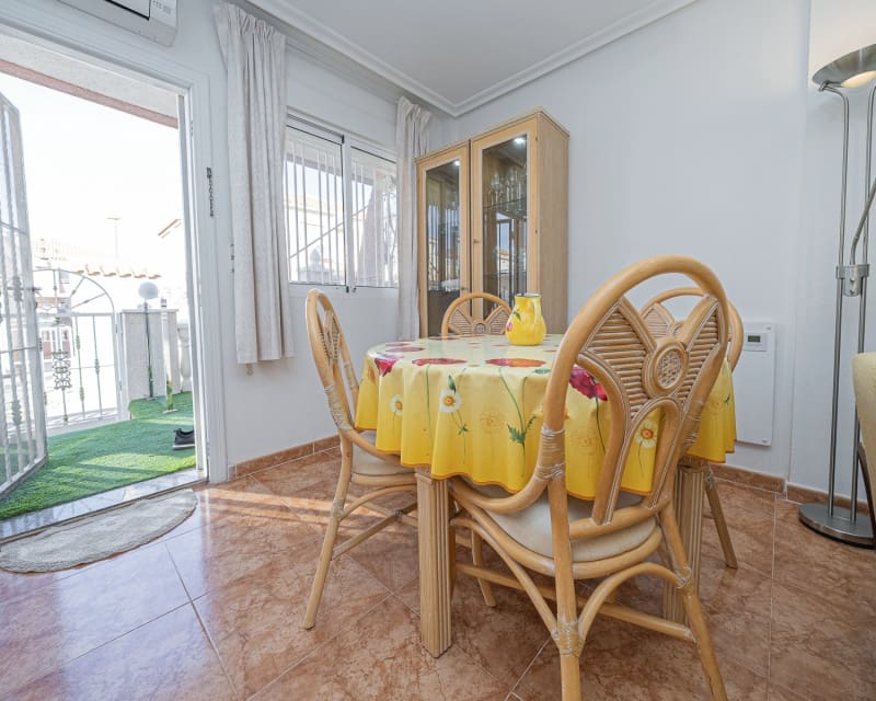 Chalet de 3 habitaciones en Cabo Roig en venta con piscina - 239.000 € (Ref: 9699940)