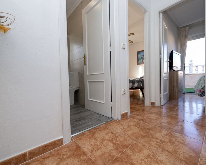 Chalet de 3 habitaciones en Cabo Roig en venta con piscina - 239.000 € (Ref: 9699940)