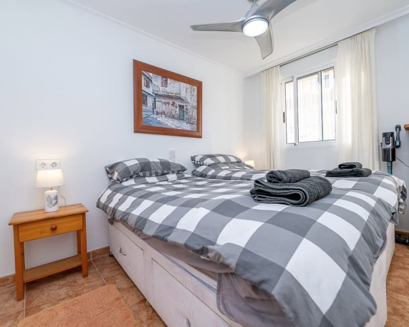 Chalet de 3 habitaciones en Cabo Roig en venta con piscina - 239.000 € (Ref: 9699940)