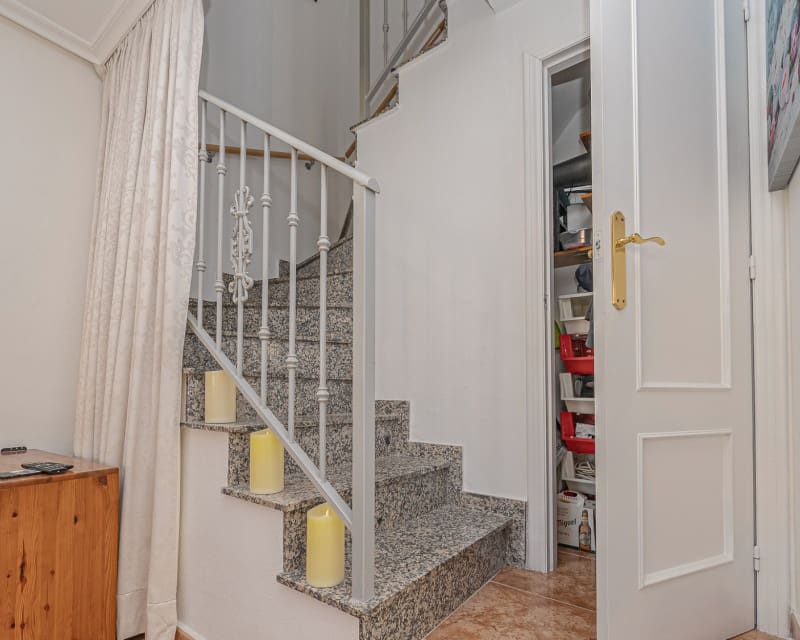 Chalet de 3 habitaciones en Cabo Roig en venta con piscina - 239.000 € (Ref: 9699940)