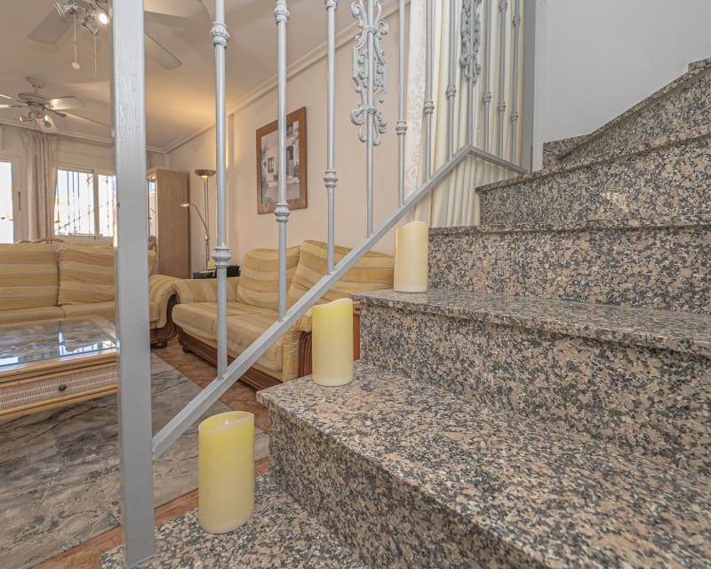 Chalet de 3 habitaciones en Cabo Roig en venta con piscina - 239.000 € (Ref: 9699940)