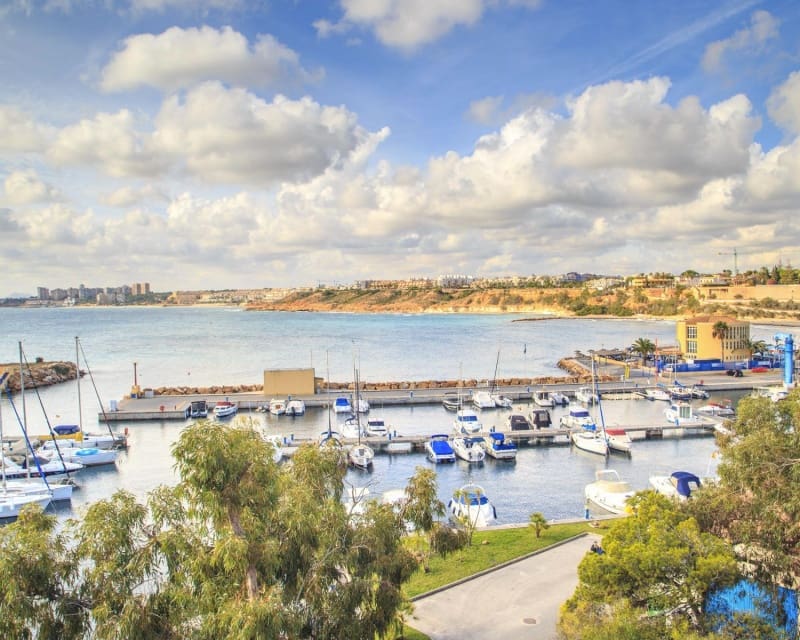 Chalet de 3 habitaciones en Cabo Roig en venta con piscina - 239.000 € (Ref: 9699940)