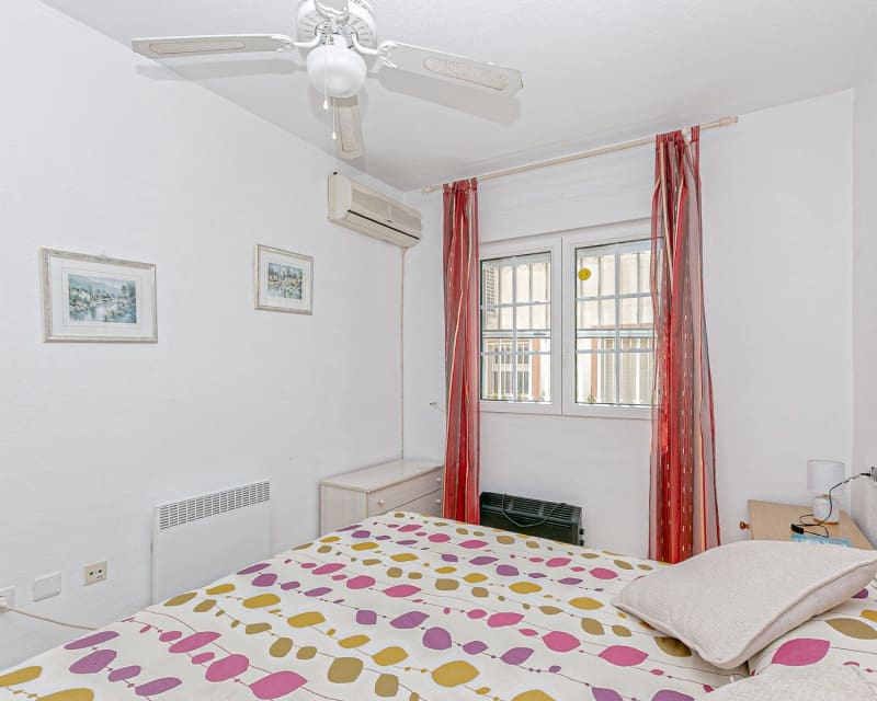 2 bedroom Apartment for sale in Playa Flamenca with pool - € 199,999 (Ref: 9699948)