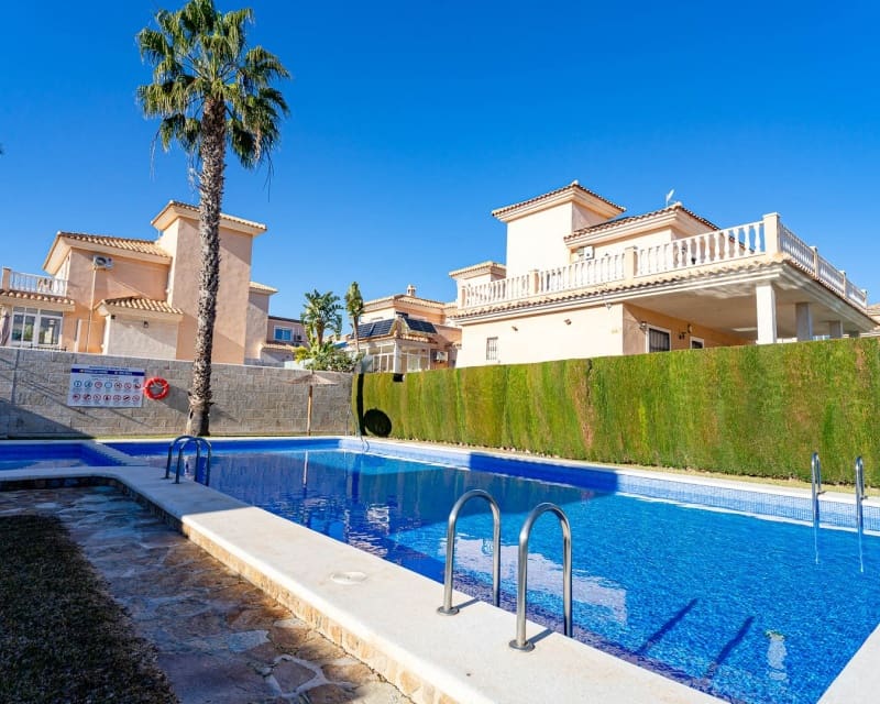 2 slaapkamer Huis te koop in Los Altos met zwembad - € 199.000 (Ref: 9699954)