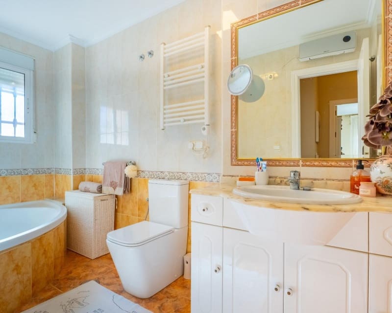 2 soveværelse Villa til salg i Cabo Roig med swimmingpool - € 250.000 (Ref: 9699956)