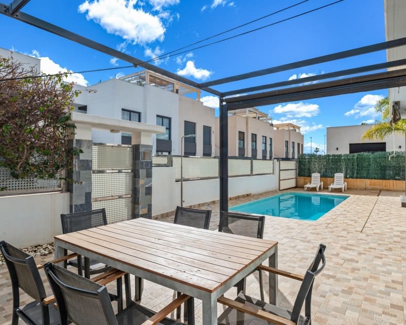 3 bedroom Villa for sale in Ciudad Quesada with pool - € 425,000 (Ref: 9699957)