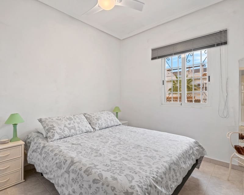 2 sovrum Lägenhet till salu i Pueblo Bravo med pool - 155 000 € (Ref: 9699958)