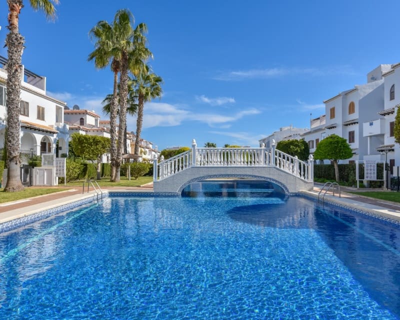 2 sovrum Lägenhet till salu i Pueblo Bravo med pool - 155 000 € (Ref: 9699958)