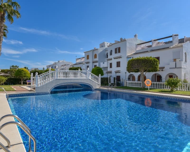 2 sovrum Lägenhet till salu i Pueblo Bravo med pool - 155 000 € (Ref: 9699958)