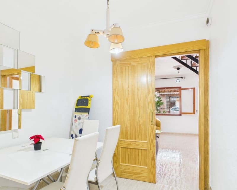 3 bedroom Townhouse for sale in Los Alcazares - € 150,000 (Ref: 9701387)