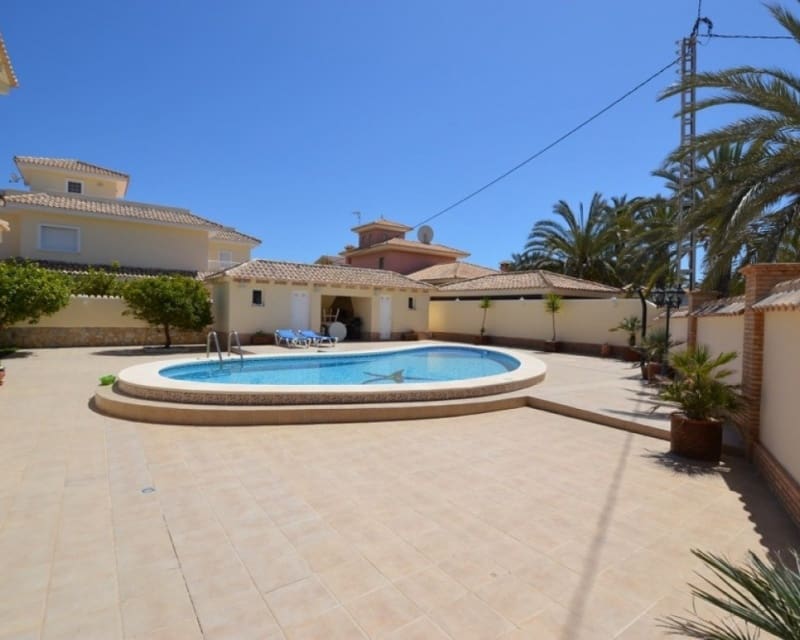 4 bedroom Villa for sale in Cabo Roig - € 1,100,000 (Ref: 9724909)