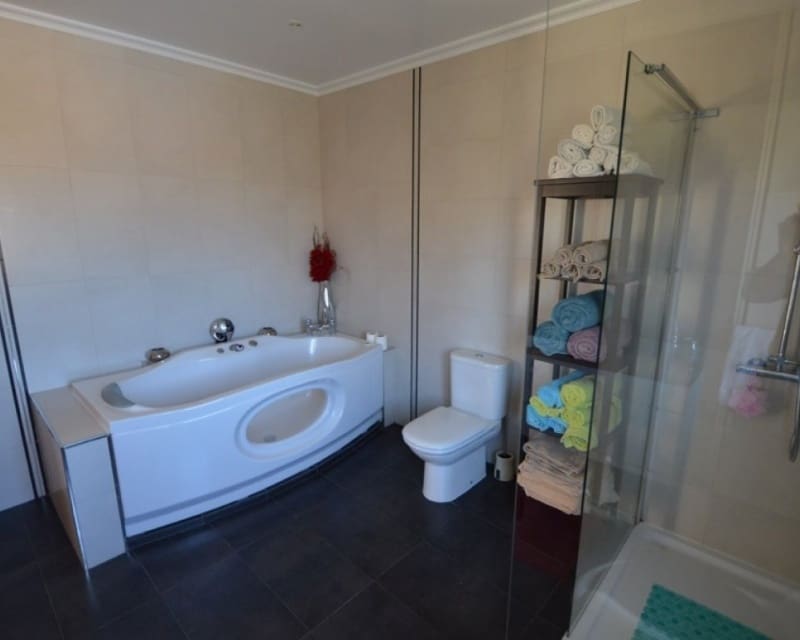 4 bedroom Villa for sale in Cabo Roig - € 1,100,000 (Ref: 9724909)