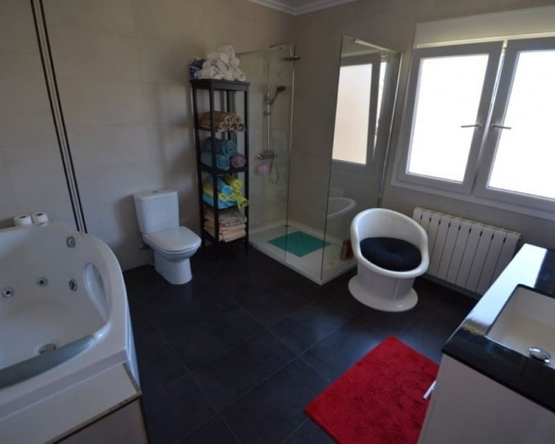 4 bedroom Villa for sale in Cabo Roig - € 1,100,000 (Ref: 9724909)