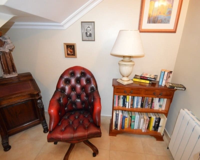 4 bedroom Villa for sale in Cabo Roig - € 1,100,000 (Ref: 9724909)