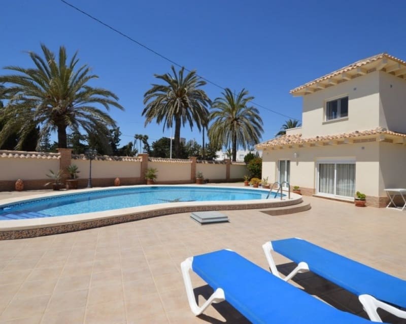 4 bedroom Villa for sale in Cabo Roig - € 1,100,000 (Ref: 9724909)