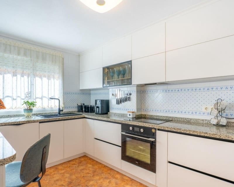 Casa de 2 habitaciones en Cabo Roig en venta con piscina - 250.000 € (Ref: 9724910)