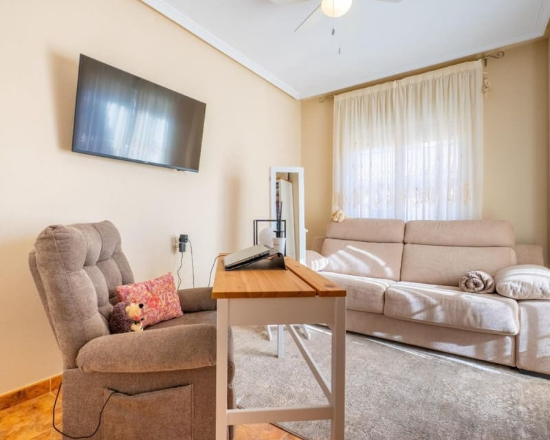 Casa de 2 habitaciones en Cabo Roig en venta con piscina - 250.000 € (Ref: 9724910)