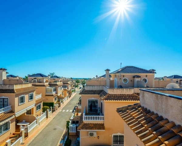 Casa de 2 habitaciones en Cabo Roig, Orihuela en venta con piscina - 250.000 € (Ref: 9724910)