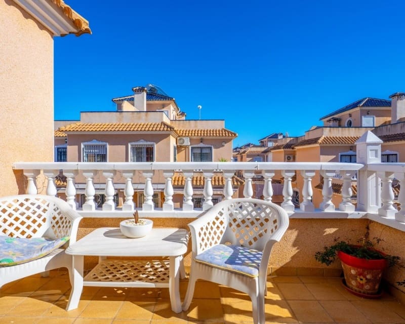Casa de 2 habitaciones en Cabo Roig en venta con piscina - 250.000 € (Ref: 9724910)