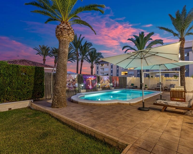 4 bedroom Villa for sale in Rocio del Mar - € 656,000 (Ref: 9724912)