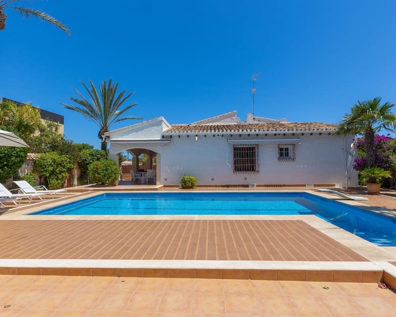 4 slaapkamer Villa te koop in Orihuela Costa - € 749.900 (Ref: 9724913)